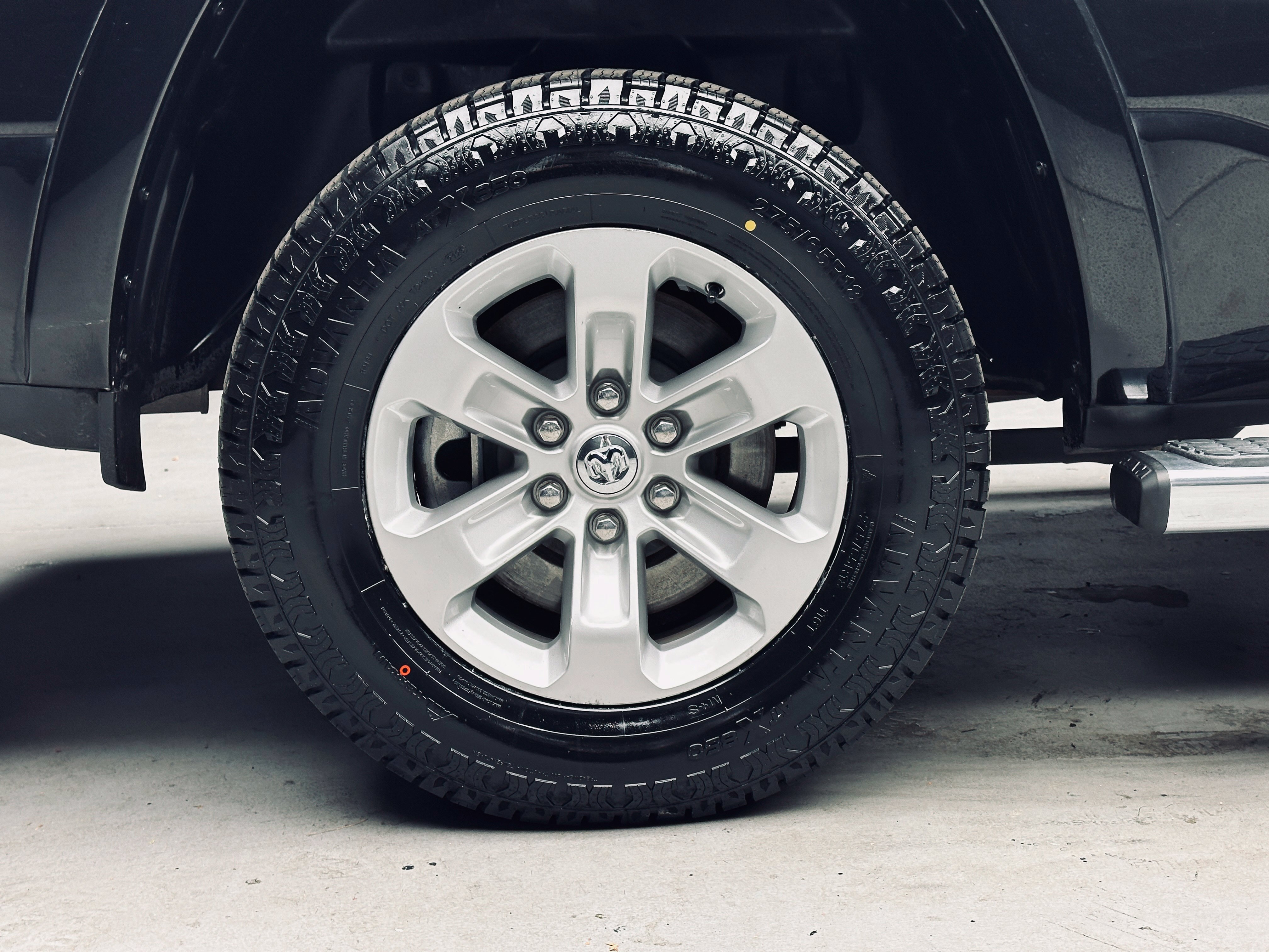 Used 2019 RAM 1500 Laramie AWD/4WD image 33