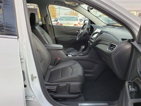 Used 2022 Chevrolet Equinox Premier w/ LPO, Floor Liner Package image 17