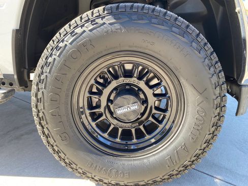 Used 2024 RAM 2500 Big Horn w/ Off Road Package AWD/4WD image 11