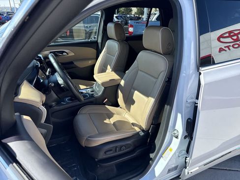 Used 2023 Chevrolet Traverse Premier AWD/4WD image 10