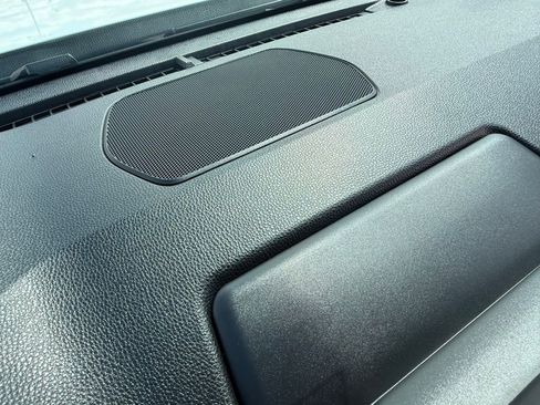 Used 2025 Toyota Tacoma TRD Off-Road image 8