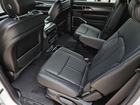 New 2026 Jeep Grand Wagoneer L 2WD image 10