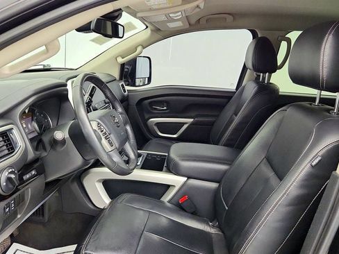 Used 2021 Nissan Titan SV w/ SV Convenience Package RWD image 19
