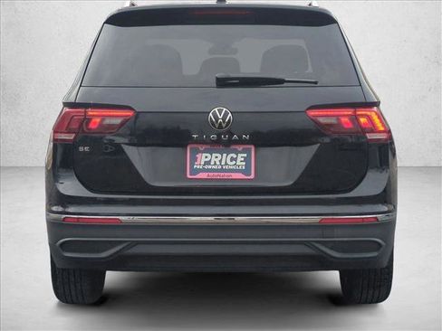 Used 2024 Volkswagen Tiguan SE image 7