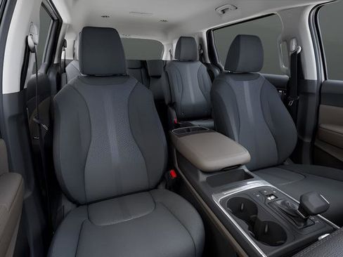 New 2026 Kia Carnival LX image 11