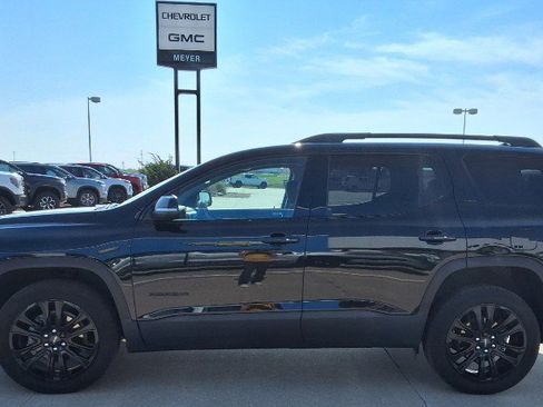 Used 2023 GMC Acadia SLE w/ Driver Convenience Package image 4