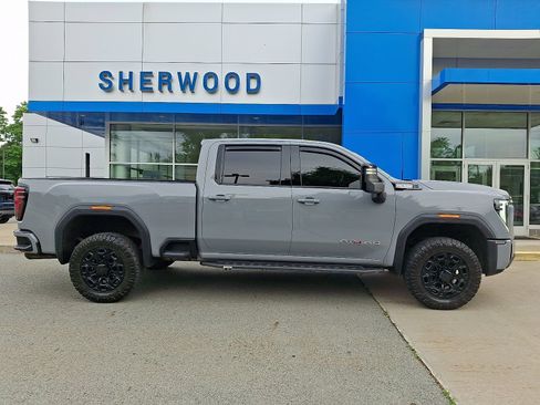 Used 2025 GMC Sierra 3500 AT4 AWD/4WD image 7