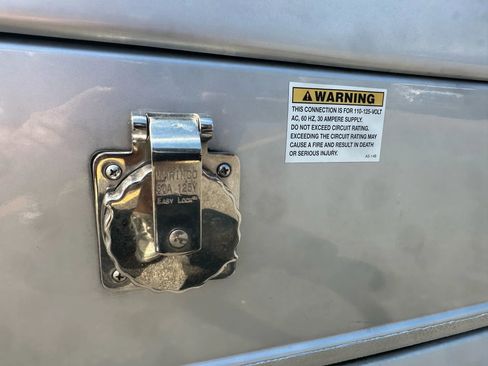 Used 2016 Mercedes-Benz Sprinter 3500 image 16