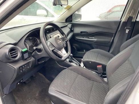 Used 2022 Nissan Kicks S image 23