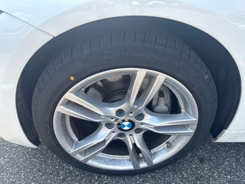 Used 2017 BMW 340i xDrive Sedan AWD/4WD image 4