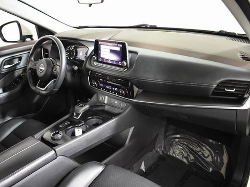 Certified 2022 Nissan Rogue SV w/ SV Premium Package image 35