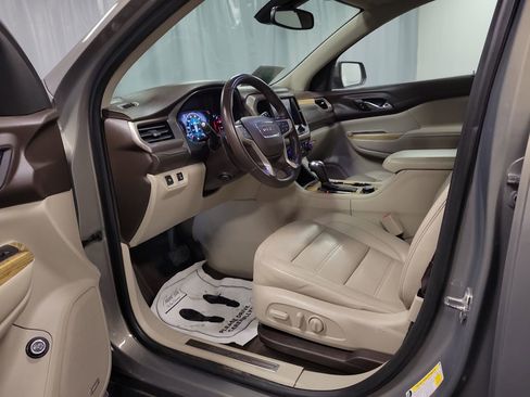 Used 2019 GMC Acadia Denali image 13