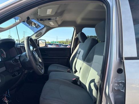 Used 2019 RAM 1500 Express w/ Express Value Package AWD/4WD image 10