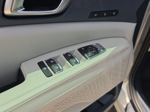 New 2026 Kia Carnival EX FWD image 21