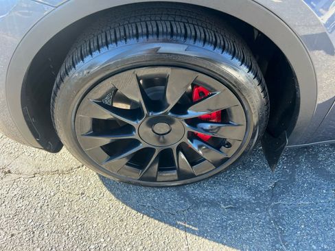 Used 2023 Tesla Model Y Long Range image 10