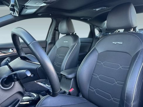 Used 2022 Kia Forte GT-Line w/ GT-Line Premium Package image 5