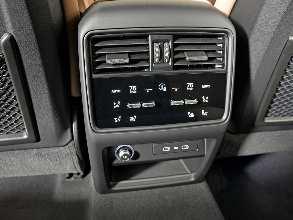 Certified 2026 Porsche Cayenne E-Hybrid AWD/4WD image 39