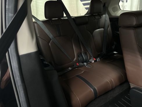 Used 2024 Honda Pilot Elite image 37