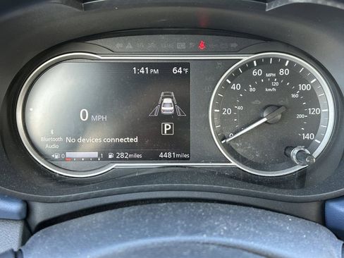 Used 2025 Nissan Versa SV w/ Trunk Package image 27