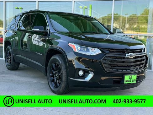Used 2018 Chevrolet Traverse LT AWD/4WD image 1