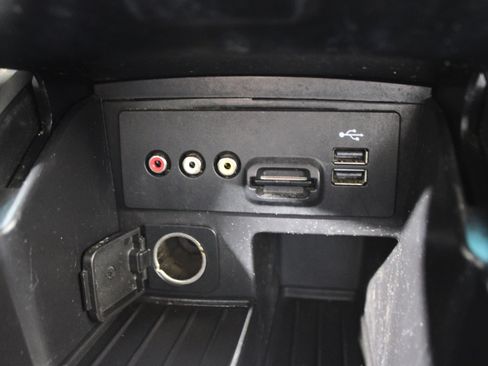 Used 2013 Ford Explorer XLT FWD image 19