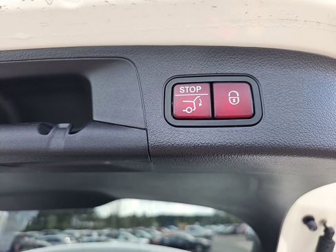 Used 2021 Mercedes-Benz GLA 250 w/ Premium Package image 17
