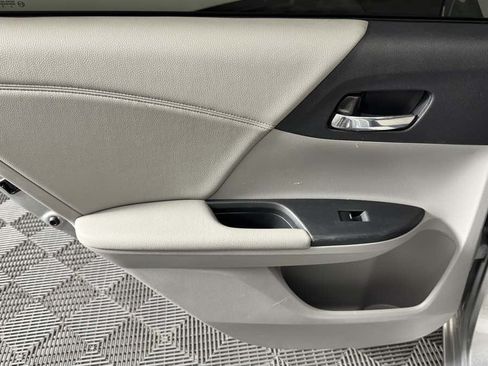 Used 2014 Honda Accord EX image 27