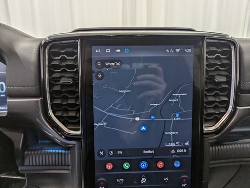 Used 2024 Ford Ranger Lariat w/ Trailer Tow Package image 22