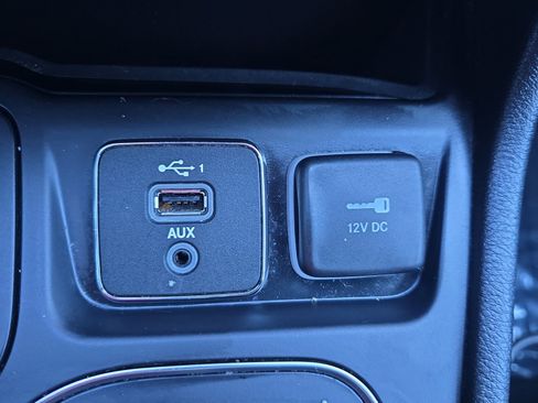 Used 2020 Jeep Cherokee Latitude Plus image 19