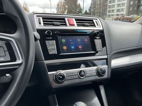 Used 2019 Subaru Outback 2.5i image 17