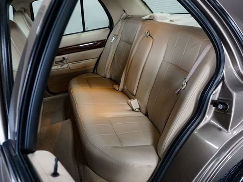 Used 2006 Mercury Grand Marquis LS image 25