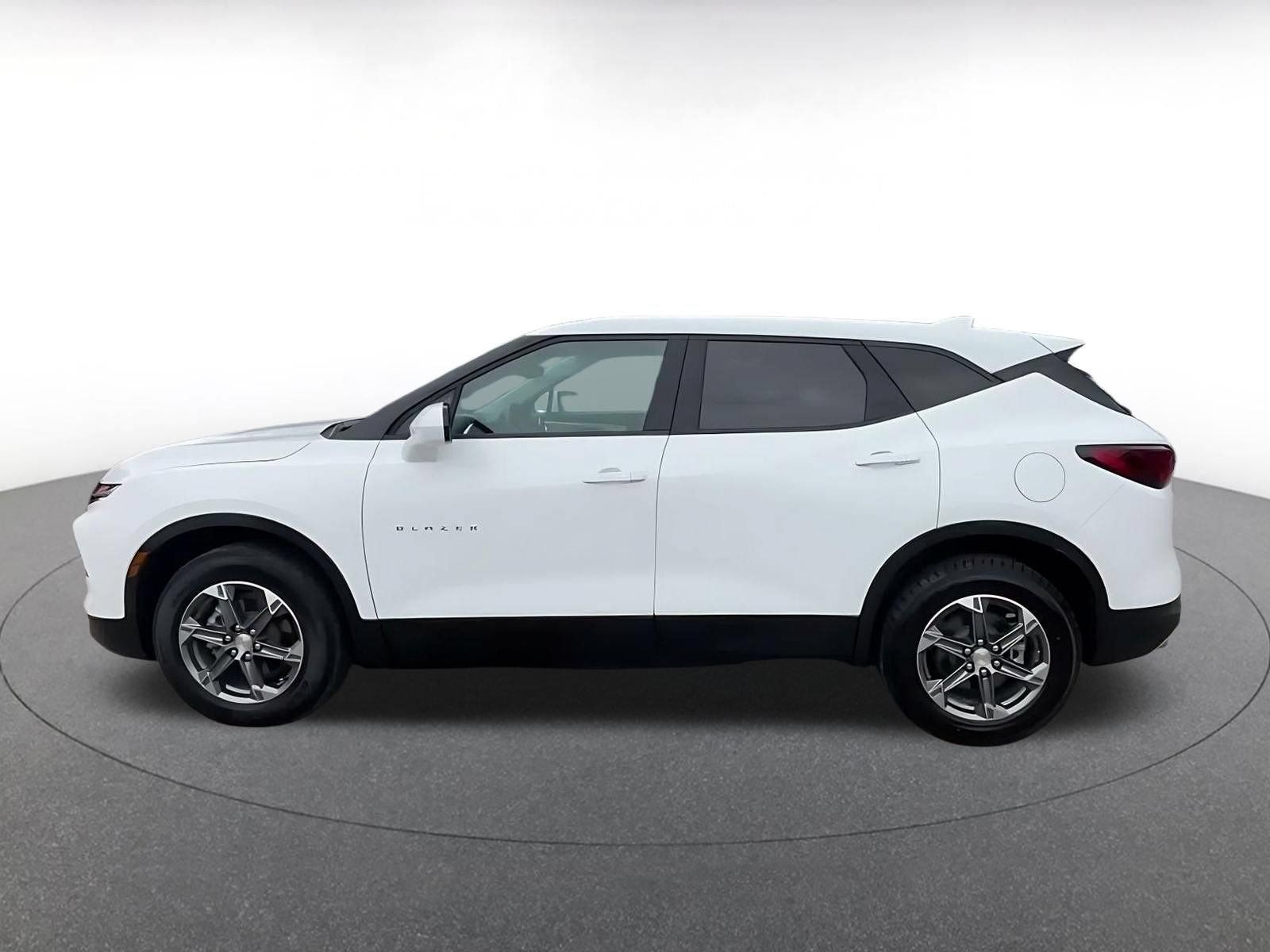 Used 2026 Chevrolet Blazer LT FWD image 8