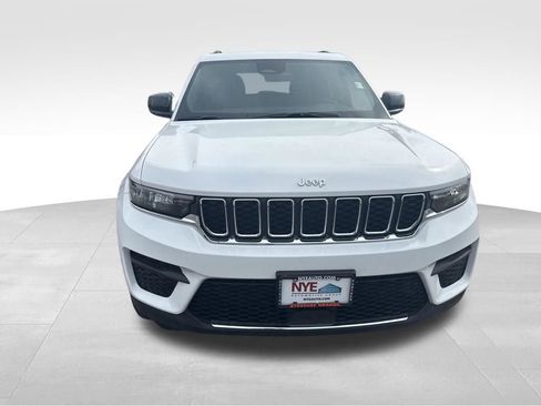 Used 2025 Jeep Grand Cherokee Laredo X AWD/4WD image 8