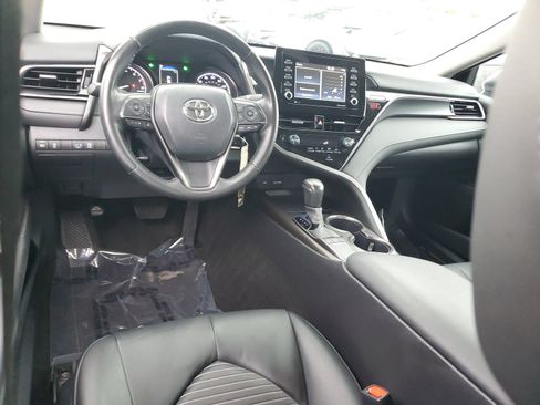 Used 2024 Toyota Camry SE FWD image 9