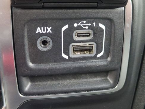 Used 2025 Jeep Wrangler Unlimited Sahara w/ Safety Group AWD/4WD image 24