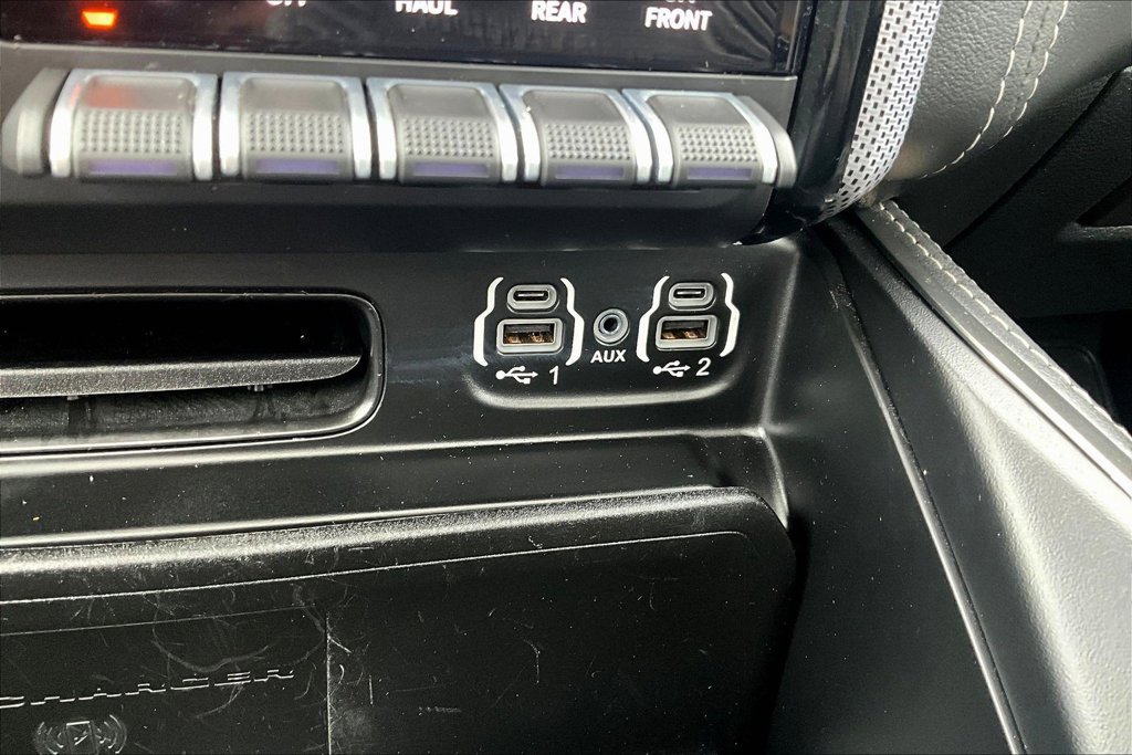 Used 2020 RAM 1500 Limited w/ Black Appearance Package AWD/4WD image 26