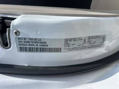 Used 2024 Chrysler Pacifica Limited FWD image 49