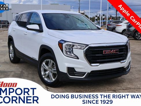 Used 2023 GMC Terrain SLE image 1