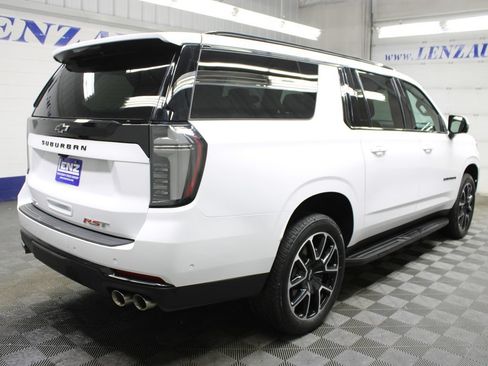 Used 2026 Chevrolet Suburban RST w/ Comfort Package AWD/4WD image 5