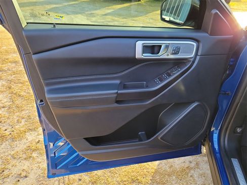 Used 2020 Ford Explorer Limited w/ Class III Trailer Tow Package image 12