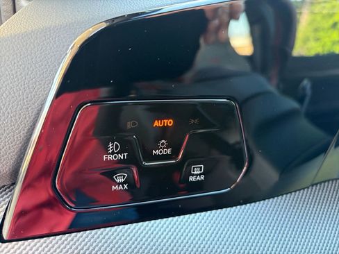 Certified 2025 Volkswagen GTI Autobahn FWD image 24