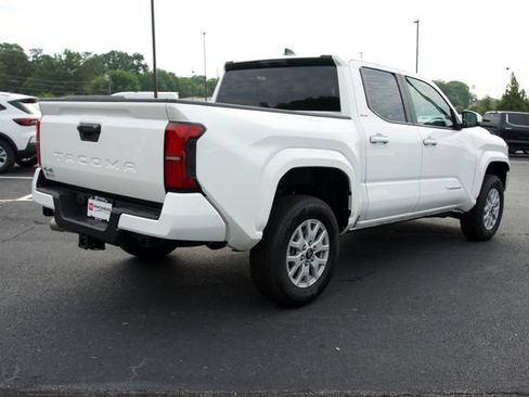 Used 2026 Toyota Tacoma SR5 AWD/4WD image 7