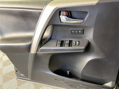 Used 2015 Toyota RAV4 Limited image 23