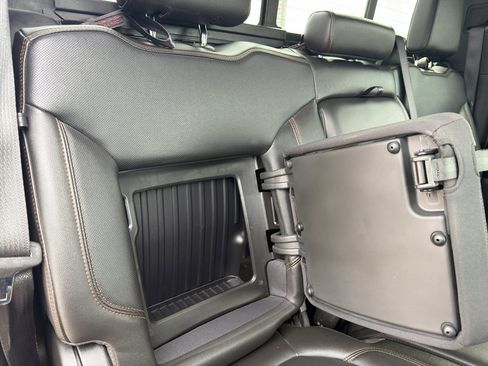 Used 2020 GMC Sierra 1500 AT4 w/ AT4 Premium Package AWD/4WD image 24
