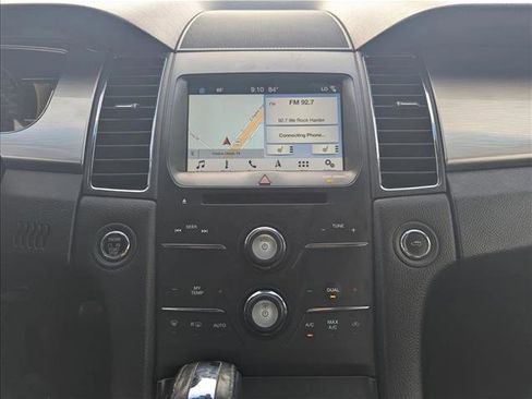 Used 2018 Ford Taurus SEL w/ Equipment Group 201A FWD image 13