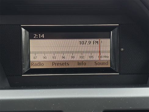 Used 2012 Mercedes-Benz GLK 350 4MATIC image 24