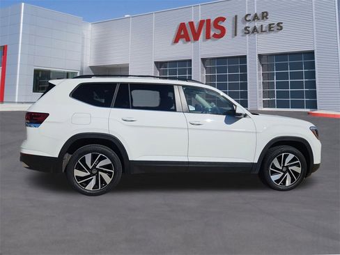 Used 2025 Volkswagen Atlas SE image 7