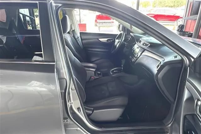Used 2015 Nissan Rogue SV FWD image 6