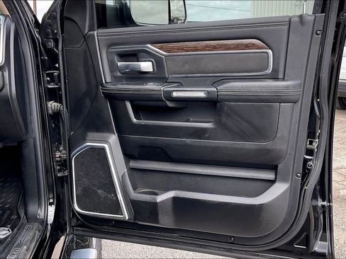 Used 2019 RAM 2500 Laramie AWD/4WD image 29