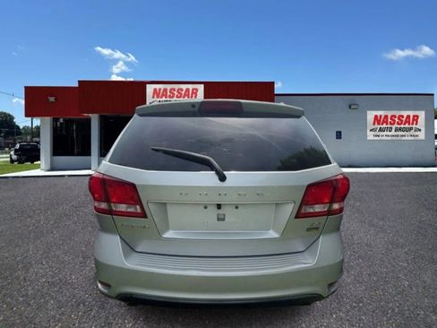 Used 2013 Dodge Journey SXT w/ Flexible Seating Group image 3